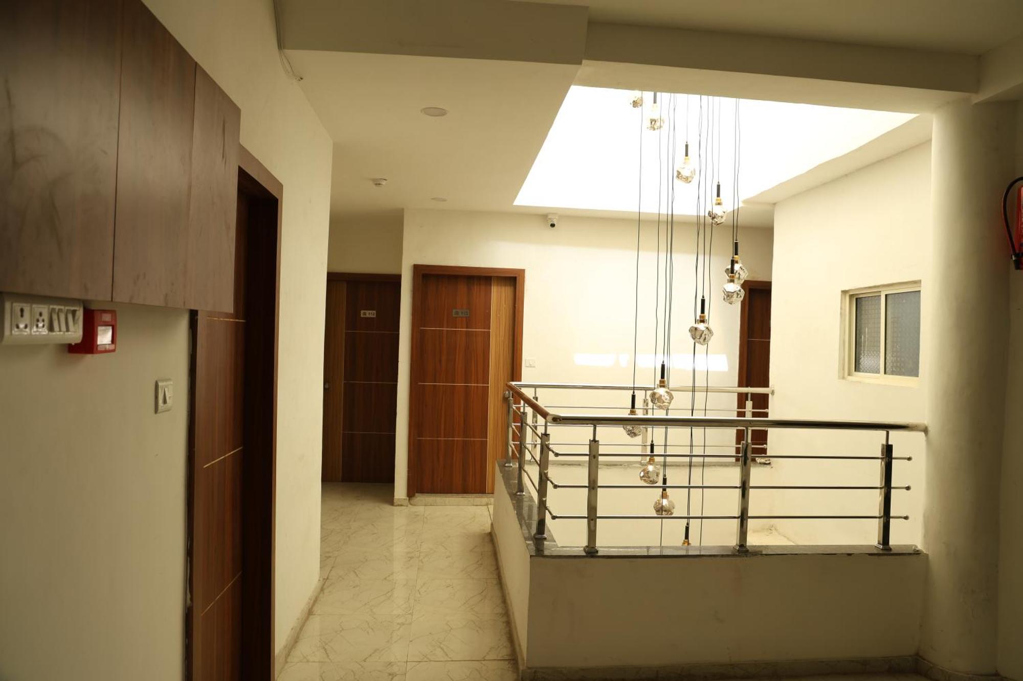 Hotel Aaram Kalupur Ahmedabad Bagian luar foto