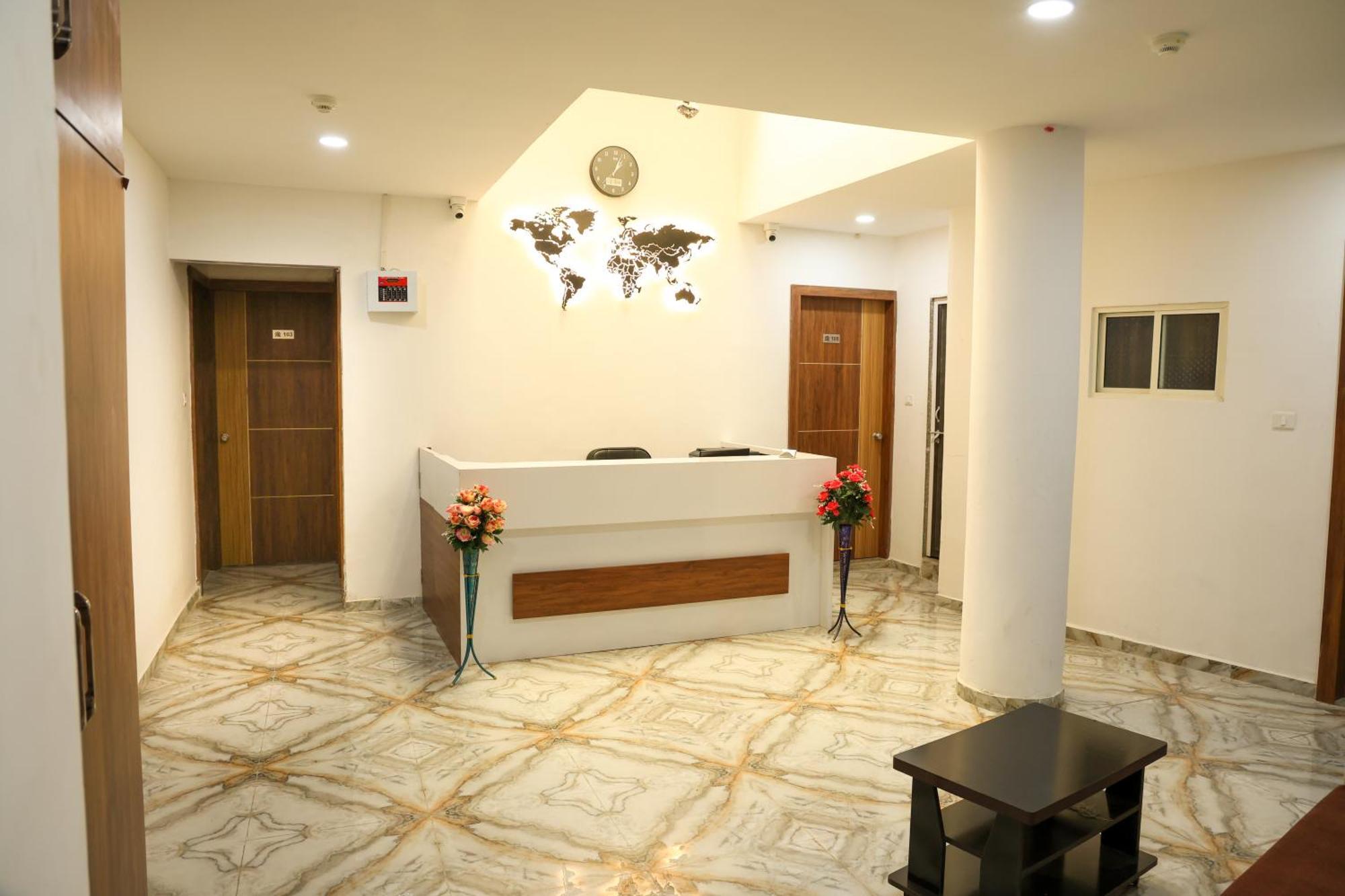 Hotel Aaram Kalupur Ahmedabad Bagian luar foto