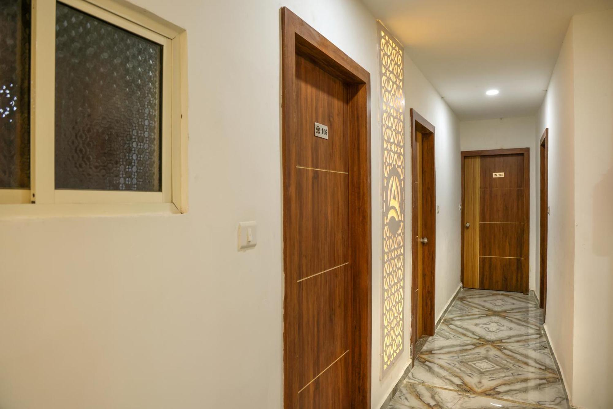 Hotel Aaram Kalupur Ahmedabad Bagian luar foto
