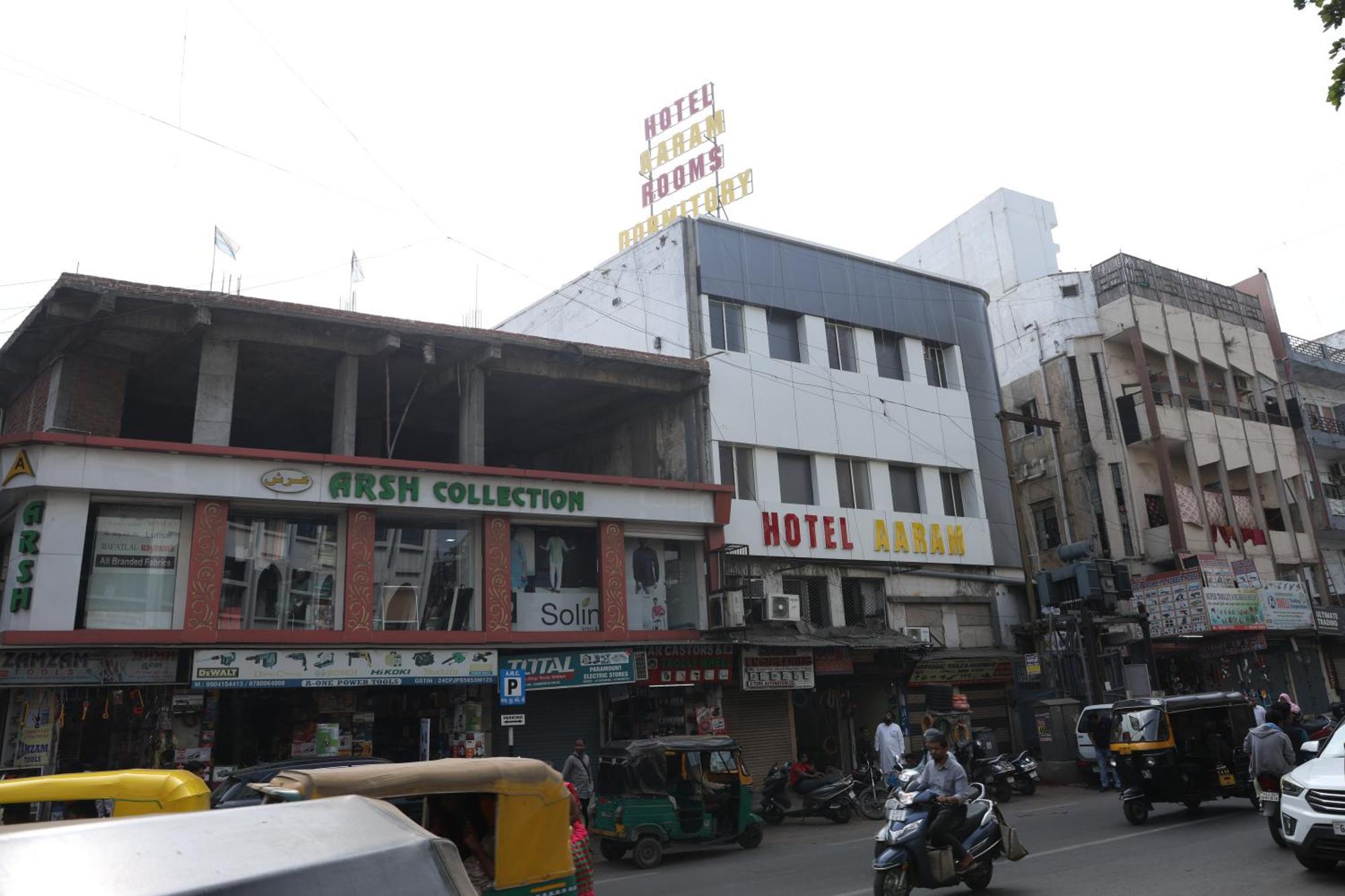 Hotel Aaram Kalupur Ahmedabad Bagian luar foto