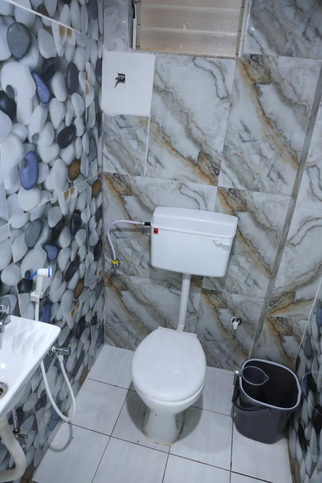 Hotel Aaram Kalupur Ahmedabad Bagian luar foto
